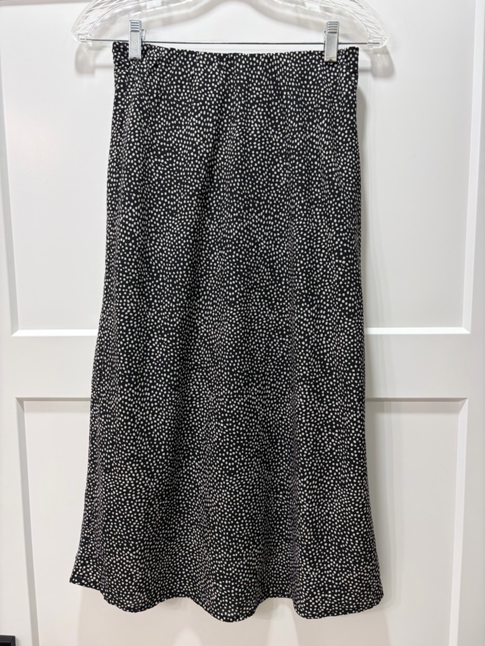 Japna Black and White Dotted Flowy Midi Skirt. Size Medium